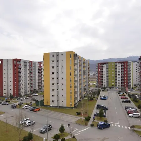 Kostas Apart Pelicanului Брашов